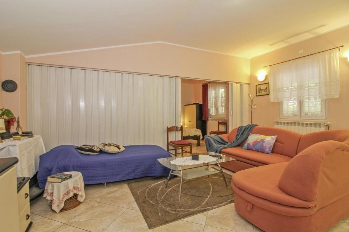 Dalibor In Jakacici - Haus Fuer 2-4 Personen Gračišće Kültér fotó