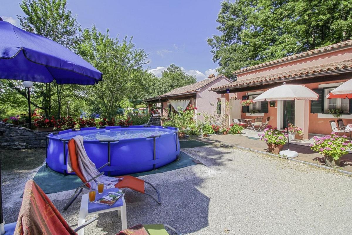 Dalibor In Jakacici - Haus Fuer 2-4 Personen Gračišće Kültér fotó